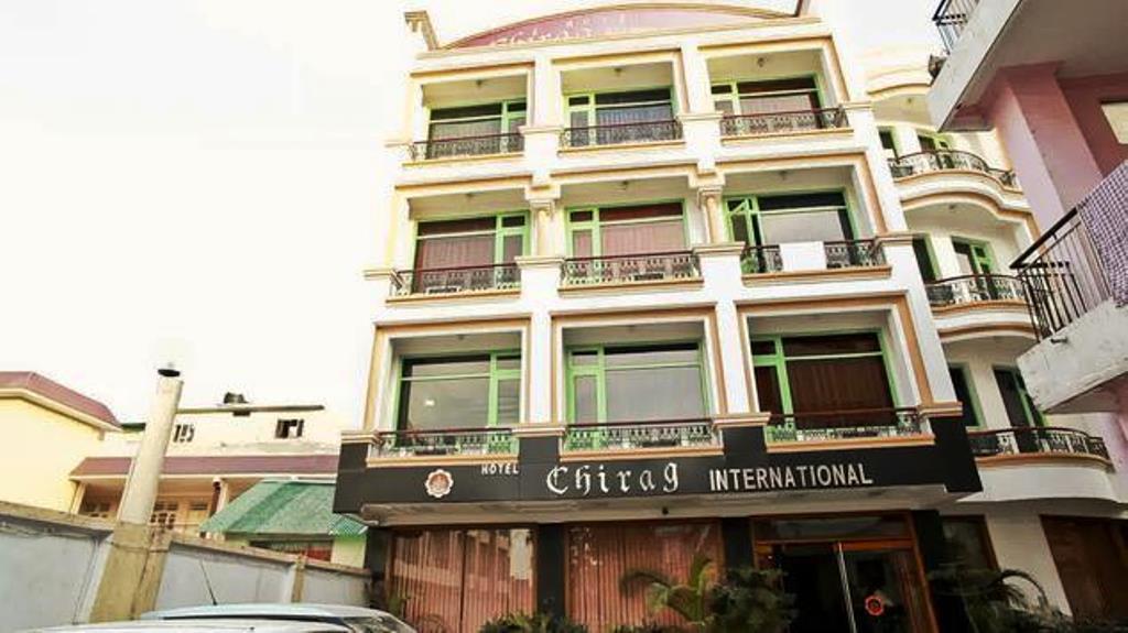 Hotel Chirag International 格德拉 外观 照片